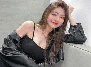Hot girl 9x mê trang điểm "gây sốt" nhờ vẻ ngoài xinh đẹp và vóc dáng gợi cảm